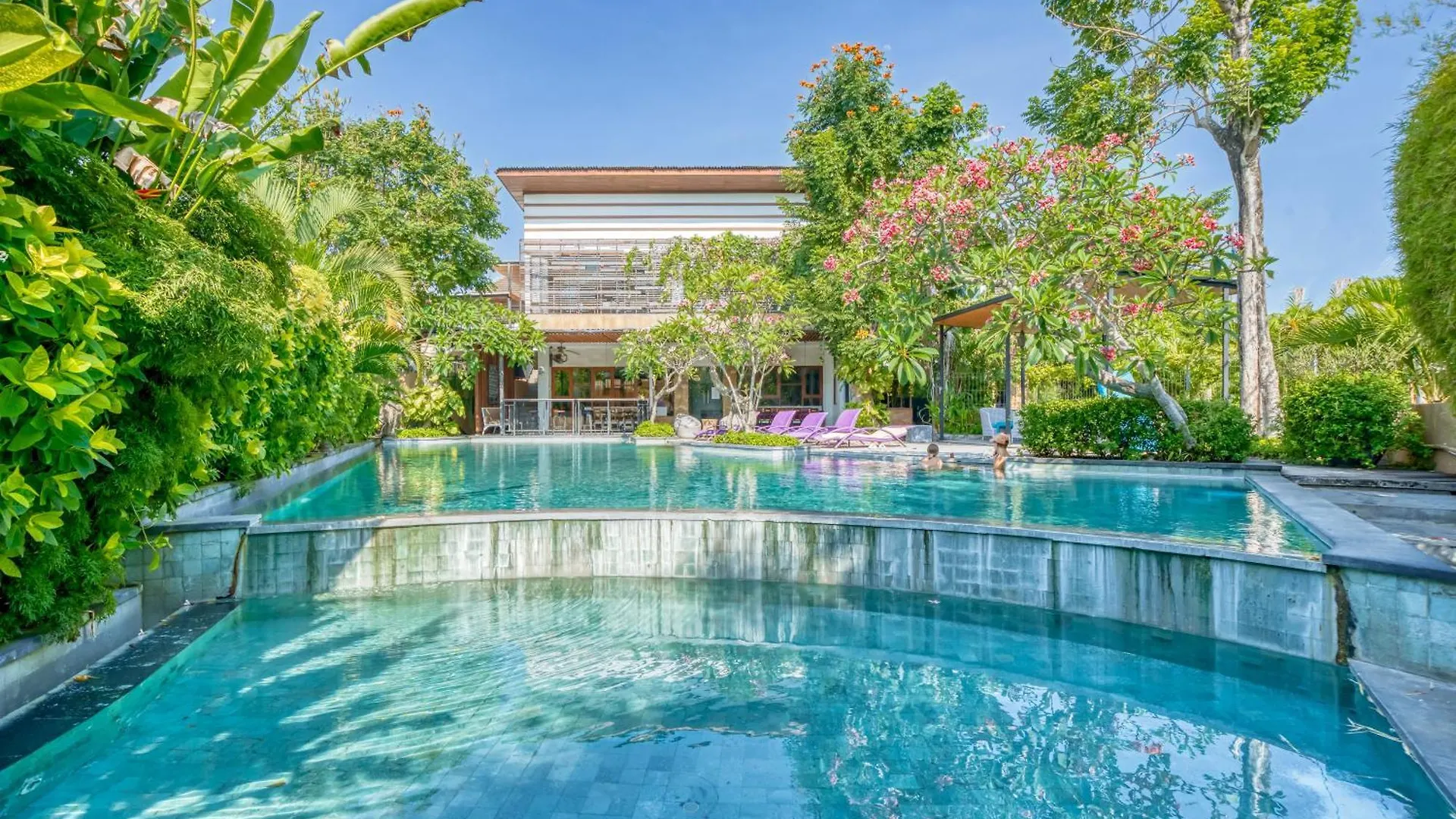 3 Bd Pvt House With Big Common Pool And Gym Villa Nusa Dua