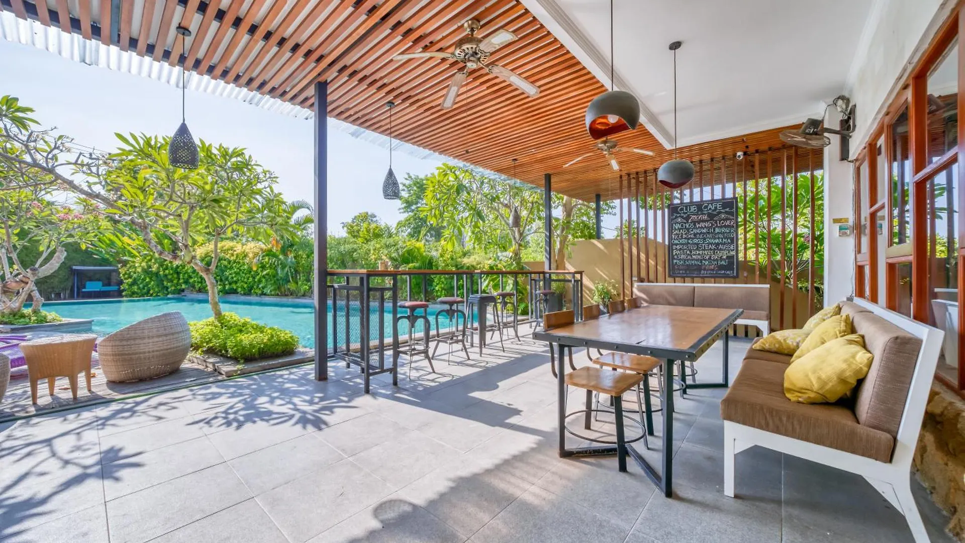3 Bd Pvt House With Big Common Pool And Gym Villa Nusa Dua  Nusa Dua (Bali)