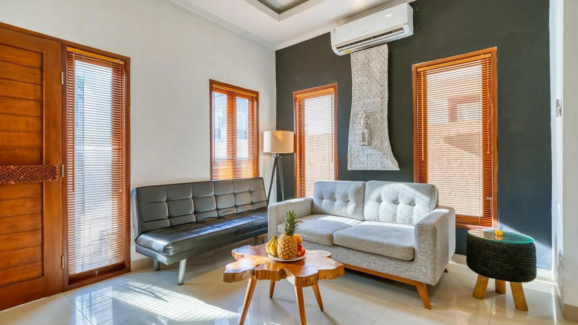 3 Bd Pvt House With Big Common Pool And Gym Villa Nusa Dua